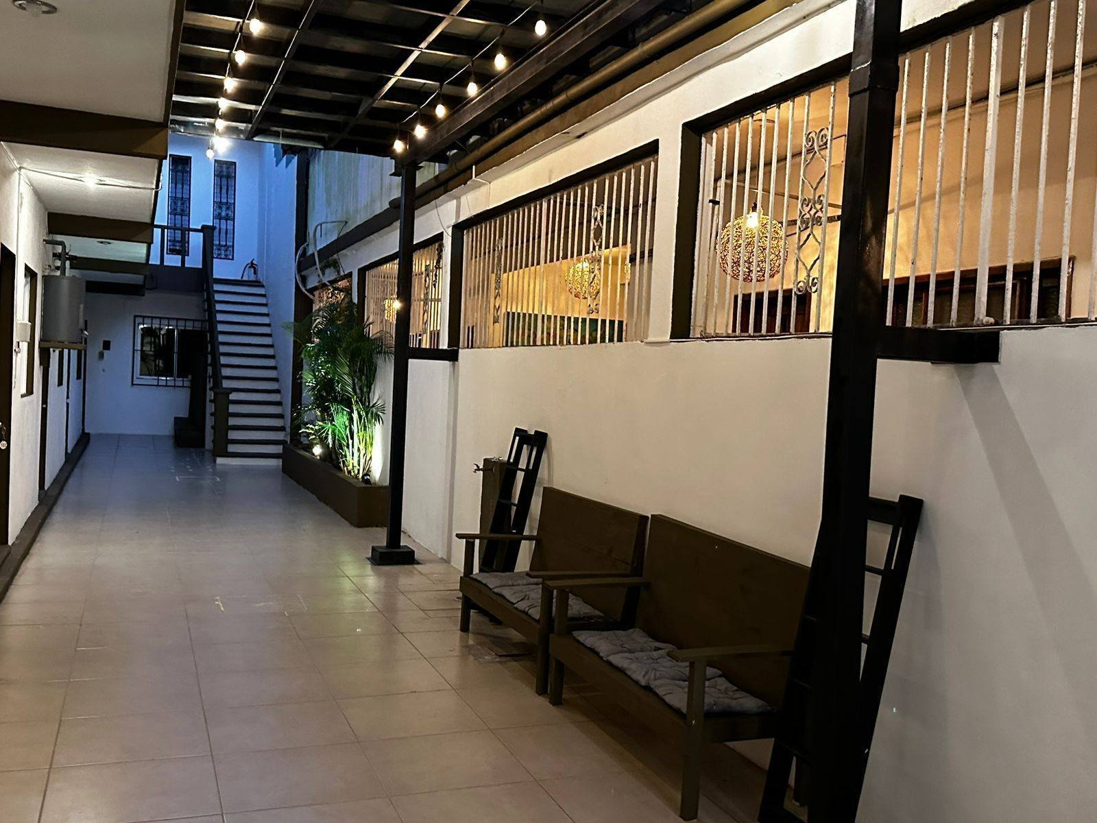 White Sand Playa: corridor with a bench and the staircase (no elevator)